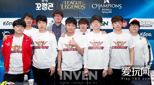 肩胛抗住追 肩胛抗住追